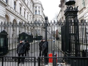 Die Downing Street wird bewacht